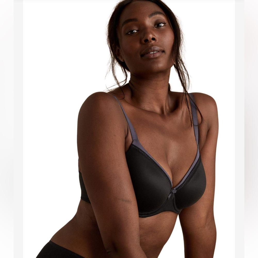 Underwire Fully Padded Lace-Trim T-Shirt Bra-Black Size 36A